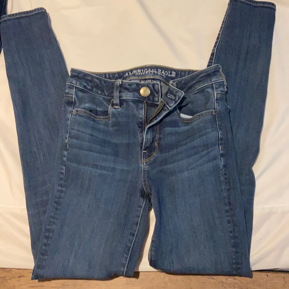 dark wash american eagle jeans